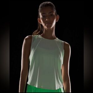 Lululemon Sculpt Cropped Tank Top
Kohlrabi Green Light Green Tank Size 4